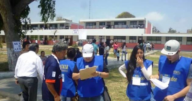 Jóvenes voluntarios de Transparencia en Chimbote.