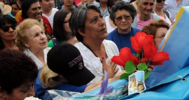 Para construir la fraternidad tenemos que trabajar animados por la fe de María y de José.