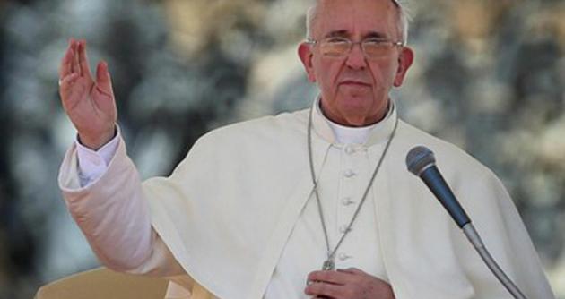 "Un auténtico espíritu de fraternidad vence el egoísmo individual ", dice el Papa.