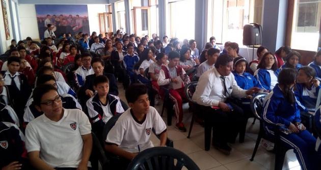 Masiva inauguración del Programa Escolar de Periodismo Digital. (Foto Mónica Gismondi)