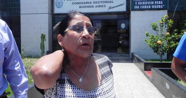 La rectora América Odar Rosario llegó a la Comisaría Buenos Aires para pedir que se investigue y se descubra a la presunta mafia que opera en los exámenes de admisión.