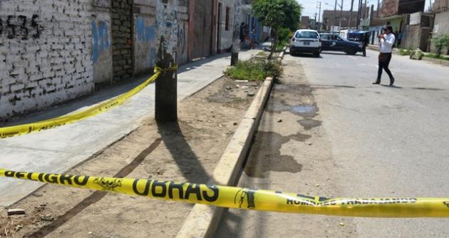 El cuerpo del ingeniero civil quedó tendido en el frontis de la Panadería Apurímac.