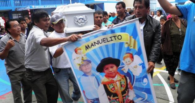 Después de un año 3 meses el fiscal Cristhian Rodríguez recién envió a la Seincri el expdiente del caso del asesinato del pequeño Manuelito y su abuelo Manuel Ancajima.