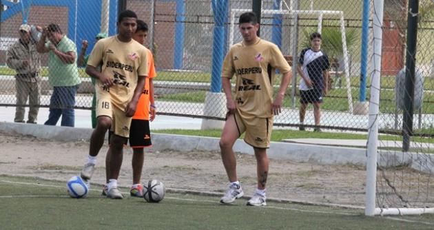 Los chimbotanos siguen entrenando a doble horario para choque ante Melgar.