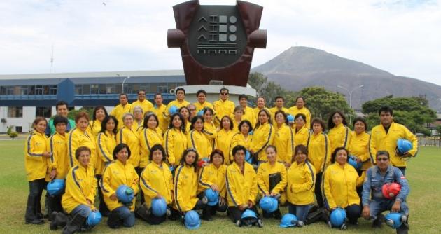 Directores de colegios de Chimbote en visita a planta de Siderperú.