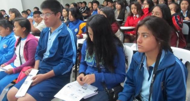 Más de un centenar de periodistas escolares participaron en el Taller de Fotografía.