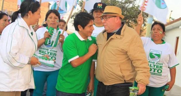 Walter Soto recorrió el casco urbano de Nuevo Chimbote exponiendo su plan de gobierno.