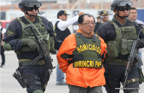 Juan Espinoza, conocido como Caballito Justiciero cuando era trasladado a la Dinincri en Lima.(Foto: Chimbotenlinea.com)