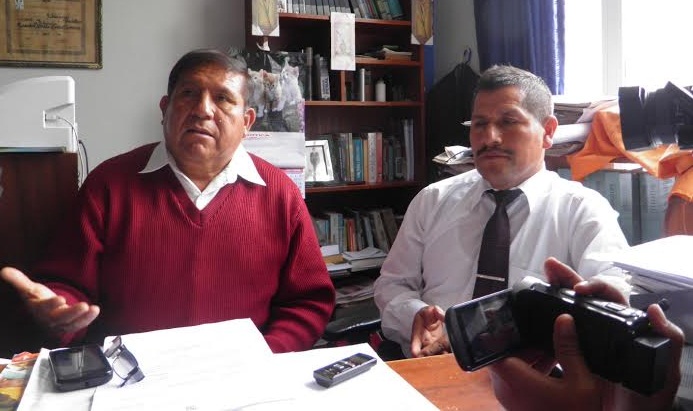 Periodista chimbotano, César Quino y su abogado, Leandro Cerna.