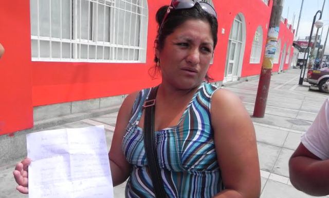 María Melgarejo dice que su esposo es pescador y que no tienen dinero.
