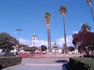 carhuaz plaza armas
