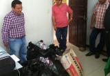 Personero legal de Vale Áncash entregando material difamatorio en la comisaría.