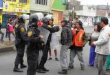 Vecinos de Miramar Bajo bloquearon hoy un tramo de la avenida Meiggs.