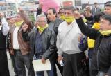 La prensa independiente en peligro. Los periodistas no alineados a César Álvarez, hicieron un plantón frente a la Corte del Santa.
