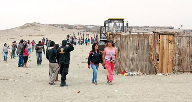 El gerente de la comuna dijo que estas organizaciones coludidas con dirigentes cobraban desde 3 mil hasta 10 mil nuevos soles por cada terreno.