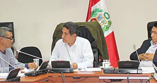 Por un lapso de tres horas comisión interrogó al ingeniero Ángel Ancajima.