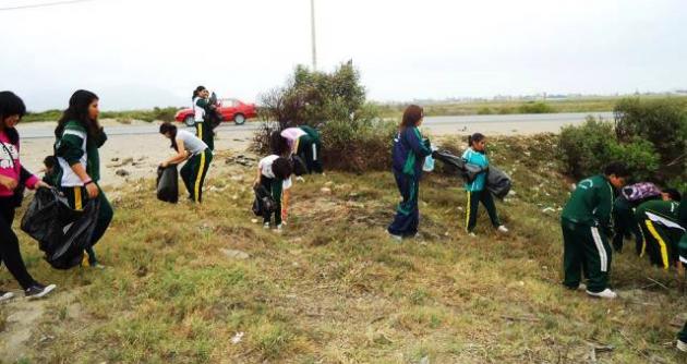 Alumnos de la institución educativa San Luis Paz siempre participando de actividades en favor del cuidado del medio ambiente.