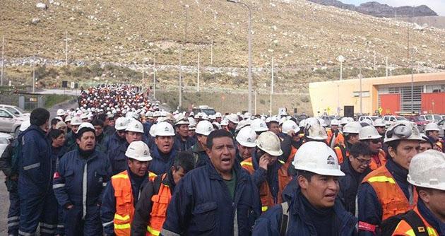 Trabajadores protestan por el incumplimiento de empresa en el pago de sus utilidades.