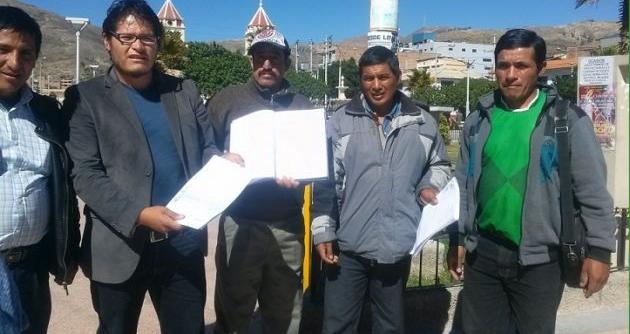 Pobladores de Recuay desconocen los resultados de las elecciones que dan como ganador al actual alcalde, Milton León.