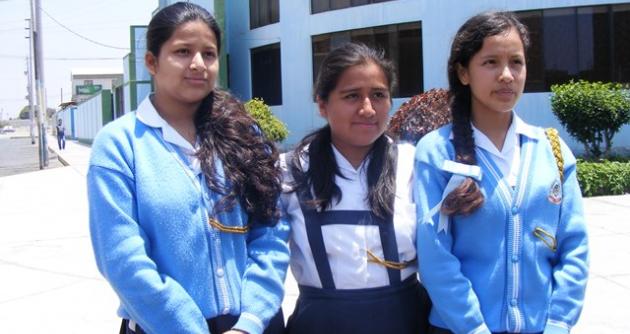 Tres de las integrantes del grupo de alumnas del colegio "Argentino" que estarán en el Congreso. Un orgullo.