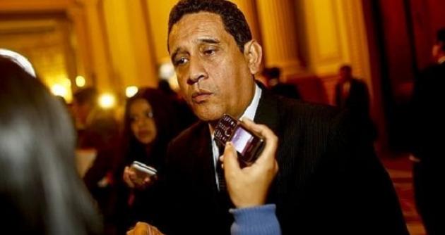 El congresista Mesías Guevara ha solicitado la destitución de jueces y fiscales en Áncash.