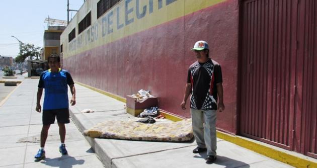 Vecinos muestran el Skatepark inaugurado el año pasado, el cual luce abandonado, con presencia de drogadictos.