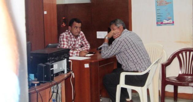 Cuestionado empresario dijo primero que era asesor externo, ahora dice que es miembro de la comisión de transferencia.