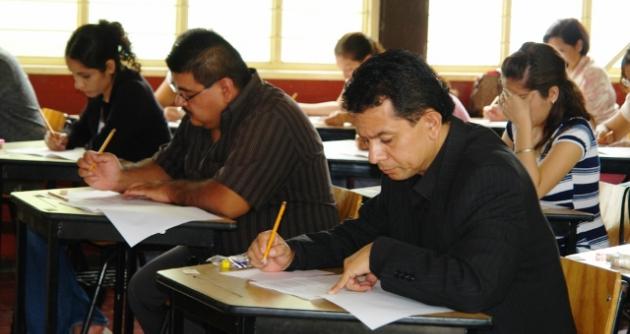 Bono será para los docentes que ingresen a la Carrera Pública Magisterial .