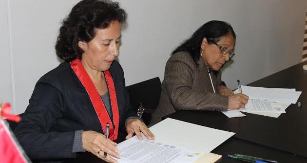 La rectora de la UNS y la presidenta de la Junta de Fiscales del Santa firmaron un convenio de apoyo recíproco.