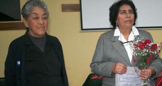 Gloria Córdova y Carmen Urbina.