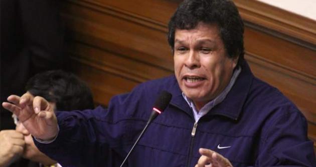 Parlamentario dice que las afirmaciones del colaborador eficaz son una infamia