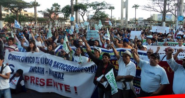 Marcha contra la corrupción en Chimbote. Archivo: Corrupción en la Mira