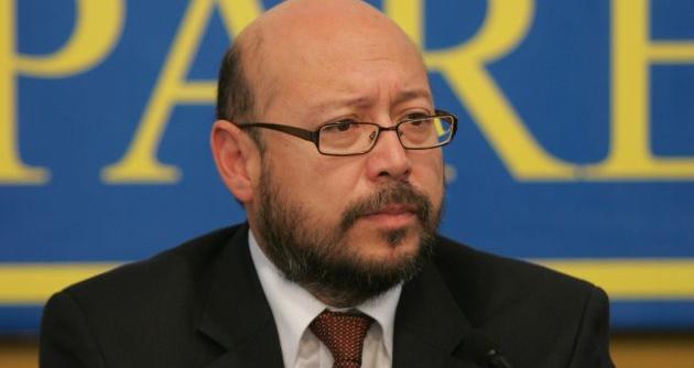 Medina exhortó a la población a investigar los antecedentes de sus candidatos.