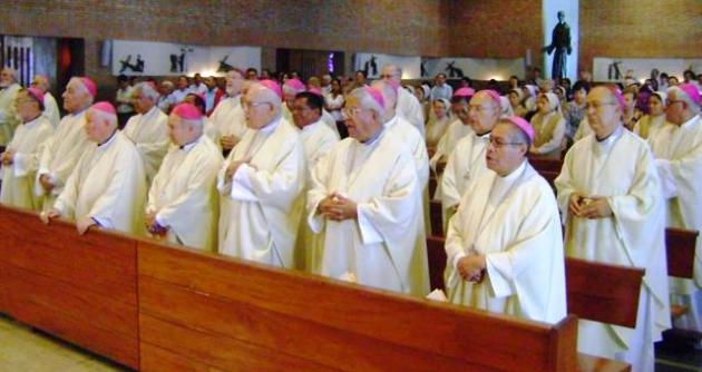 Son 45 obispos que participan en reunión.