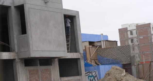Tras más de año y medio de paralización finalmente se retomaron los trabajos en la IE. Salazar Bondy.