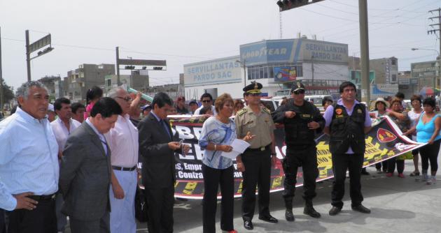 Autoridades lanzaron campaña que busca concientizar a los empresarios y ciudadanía .