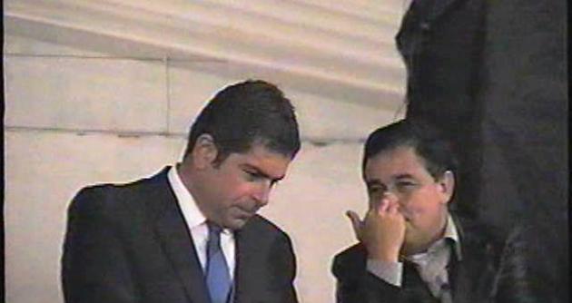Congresista ancashino conersaba muy amenamente en ceremonia realizada en Huaraz, hace algunos años.