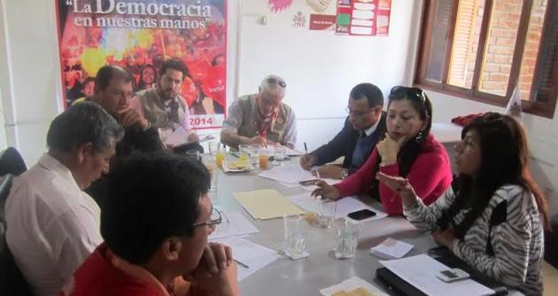 Las autoridades vinculadas al proceso electoral decidieron trasladarse a 8 distritos con conflictos latentes.