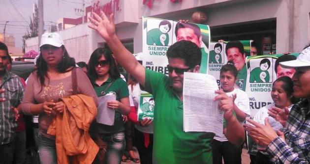 Ruben Sandoval aspira a ser alcalde provincial del Santa. (Foto: Facebook)