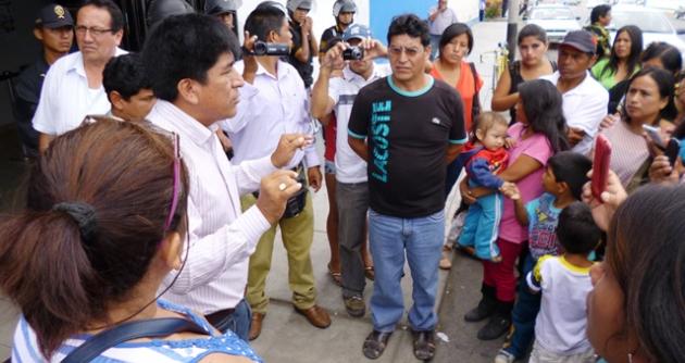 Representante de Sedachimbote dialogó con moradores y manifestó el compromiso de empresa de dialogar.