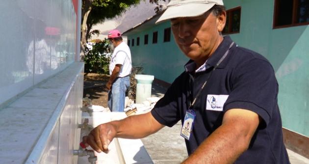 Fugas se presentan por caños con desperfectos, empaquetaduras vencidas, tuberías rotas, entre otros desperfectos.