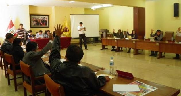 El consejo decidió otorgar licencia a los regidores que son candidatos para las elecciones de octubre.