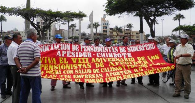 Exigen que gobierno incremente pensiones.