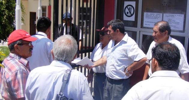 Caredrático Sixto Díaz llegó hasta el Modulo de Justicia en Nuevo Chimbote.