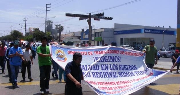 Gobierno regional adeuda sueldos de varios meses a trabajadores de Subregión Pacífico. Además incentivos laborales.
