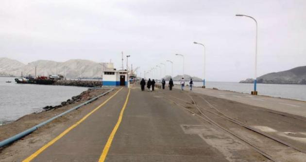 El puerto de Chimbote podría ser modernizado recién en cinco años. (Foto: Milton Palpa)