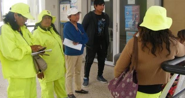Los trabajadores de limpieza pública intentaron toda la mañana dialogar con el gerente municipal del sur.