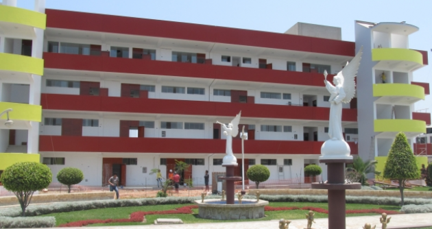 Edificio de la Escuela de Enfemería de ULADECH Católica en Chimbote.