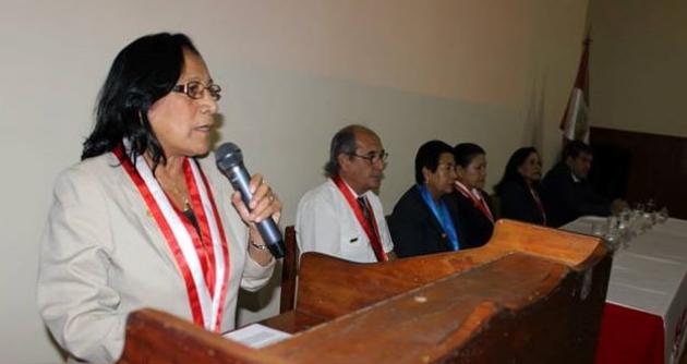 Dra. América Odar, rectora de la Universidad Nacional del Santa.