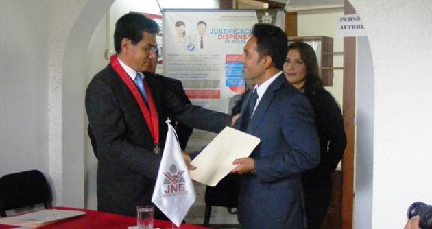 Valentín Fernández fue proclamado como autoridad distrital.